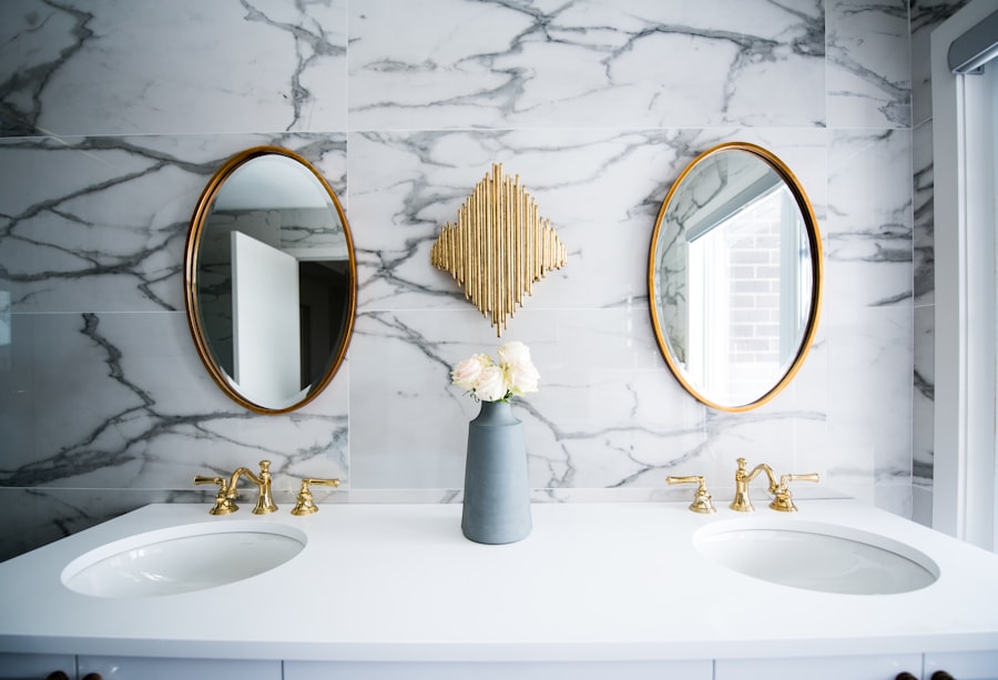 Walk-in shower room